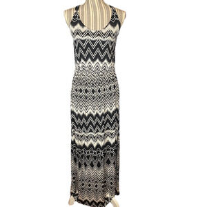 Gilli Women’s Black White Geo Print Sleeveless Crisscross Back Maxi Dress Sz Med